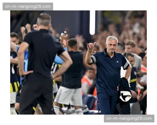 欧冠实时：费耶诺德第85分钟进球，将总比分扳为3-3，比赛进入加时